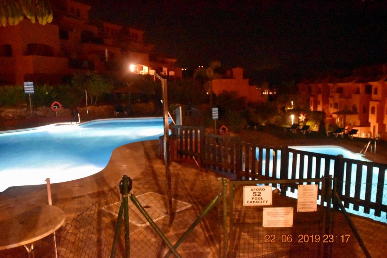 Luxury 2-Bedrooms & Bathrooms Estepona Apartment מראה חיצוני תמונה