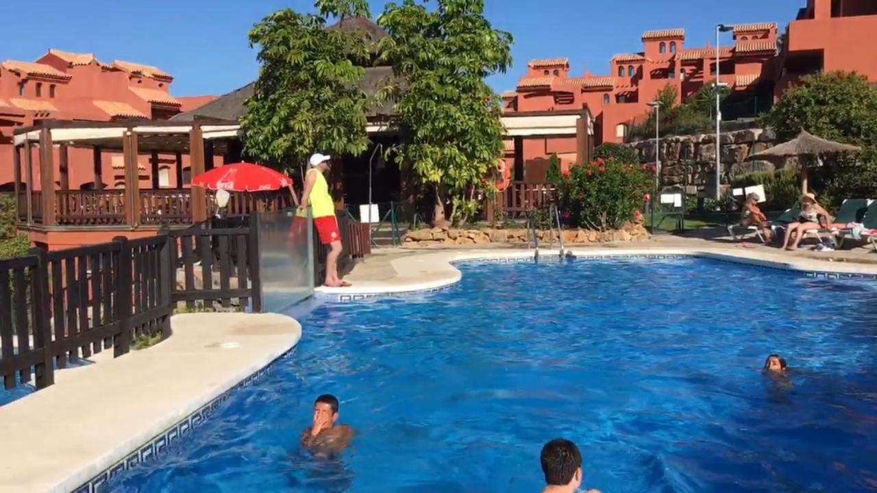 Luxury 2-Bedrooms & Bathrooms Estepona Apartment מראה חיצוני תמונה