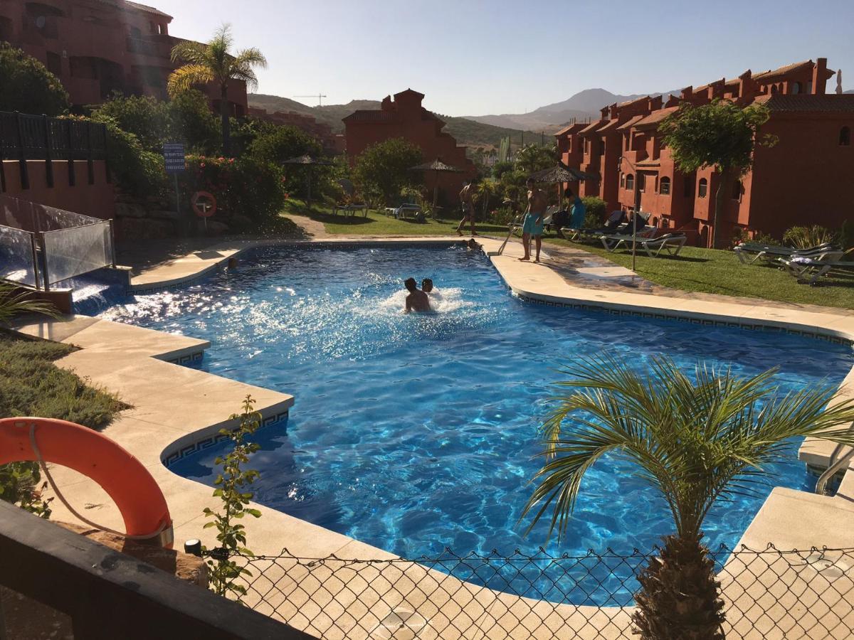 Luxury 2-Bedrooms & Bathrooms Estepona Apartment מראה חיצוני תמונה